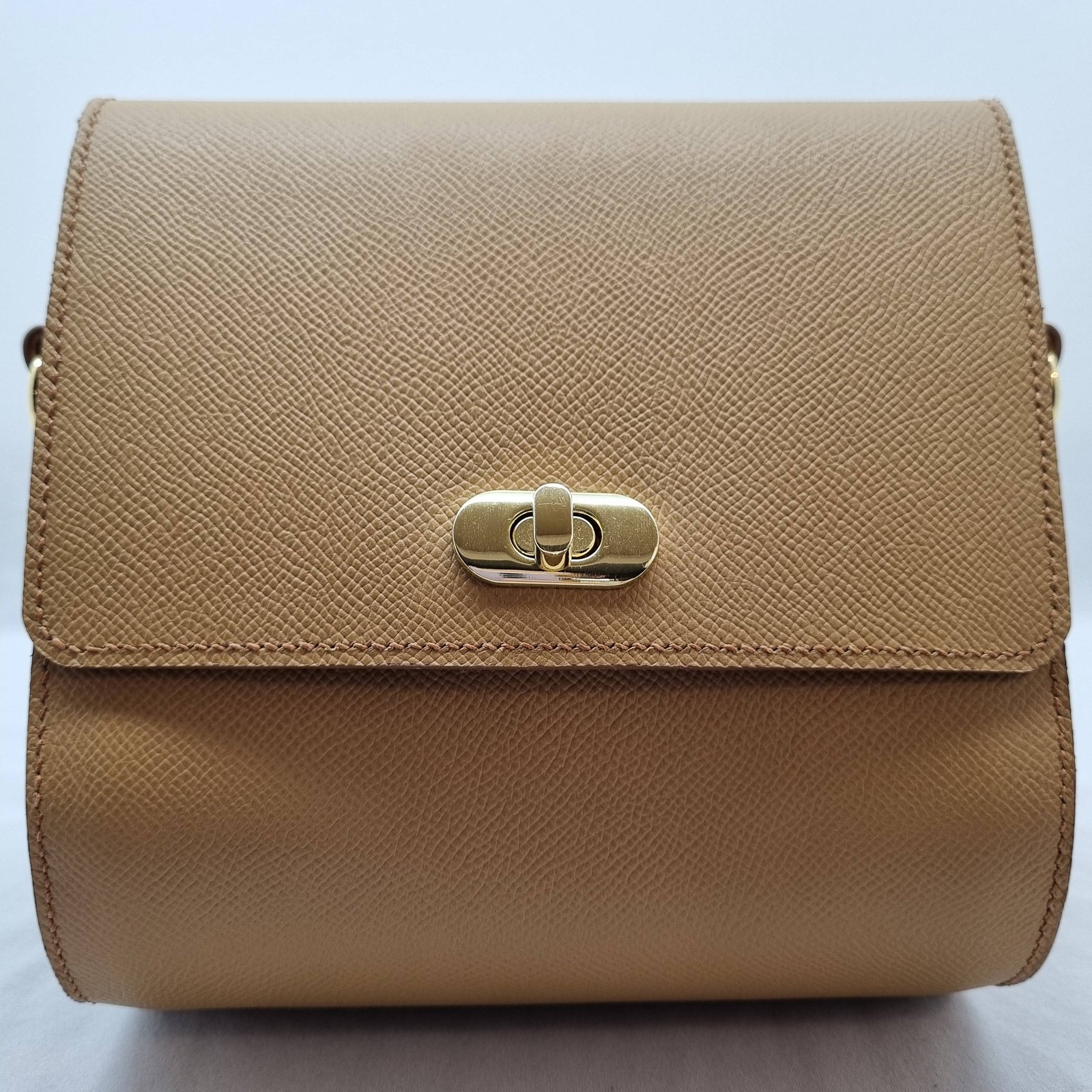 Biscuit Epsom Chestnut