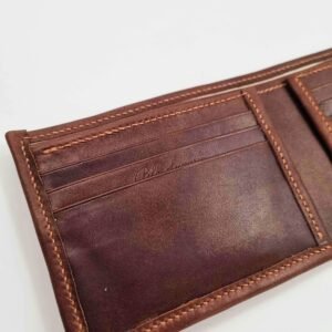 Brown leather wallet with Pila Luxuria script logo