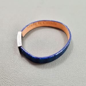 Top view of a luxury blue stingray bracelet with a magnetic clasp, made by Pila Luxuria in Canada.