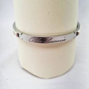 Logo of a luxury Himalayan crocodile clasp bracelet, made by Pila Luxuria in Canada.