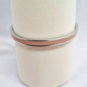 Luxury natural calfskin clasp bracelet, made by Pila Luxuria in Canada.