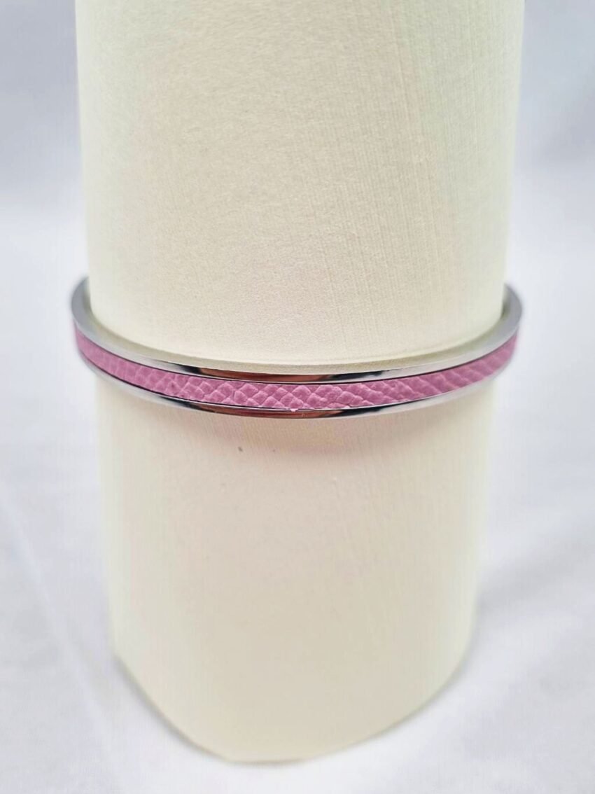 Luxury pink epsom clasp bracelet, made by Pila Luxuria in Canada.